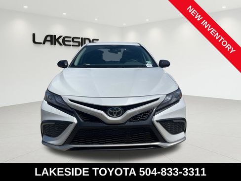 Used 2024 Toyota Camry XSE FWD image 8