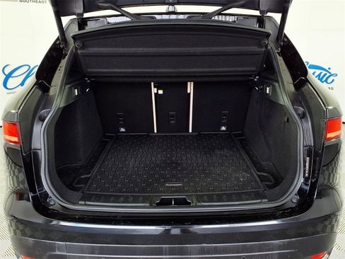 Used 2017 Jaguar F-PACE Prestige image 9