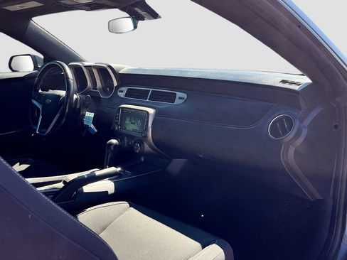 Used 2015 Chevrolet Camaro LT RWD image 25