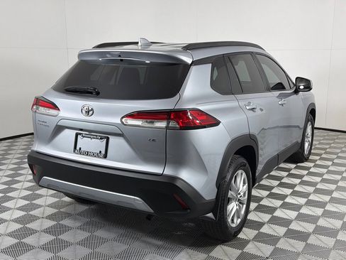 Used 2024 Toyota Corolla Cross LE w/ Moonroof Package FWD image 5