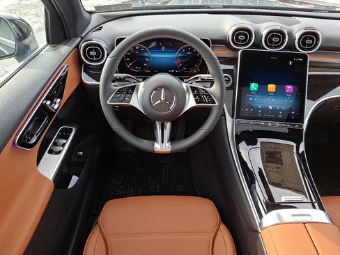 Used 2026 Mercedes-Benz GLC 300 4MATIC image 9