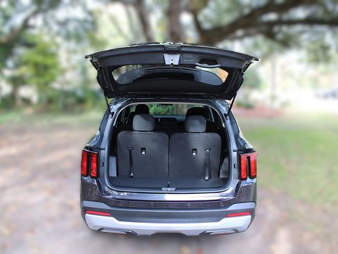 New 2026 Kia Sorento LX FWD image 9