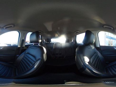 Used 2024 Ford Edge SEL image 42