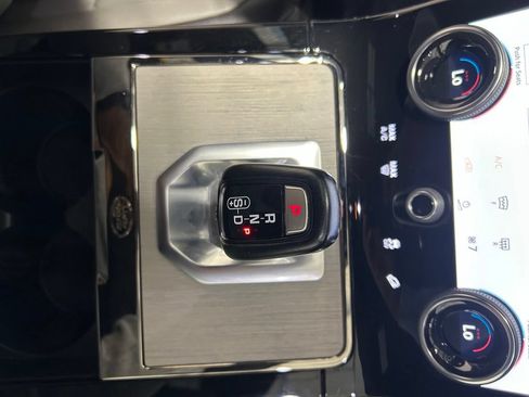 Used 2023 Land Rover Range Rover Evoque R-Dynamic SE AWD/4WD image 25