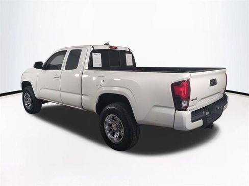 Used 2022 Toyota Tacoma SR AWD/4WD image 7