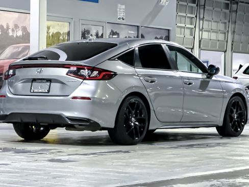 Used 2024 Honda Civic Sport image 9