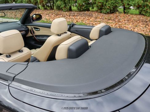 Used 2010 BMW 135i Convertible image 40