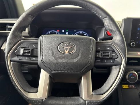 Used 2025 Toyota 4Runner TRD Off-Road AWD/4WD image 19