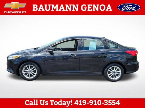 Used 2015 Ford Focus SE FWD image 2