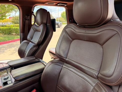 Used 2019 Lincoln Navigator Black Label w/ Cargo Package AWD/4WD image 11