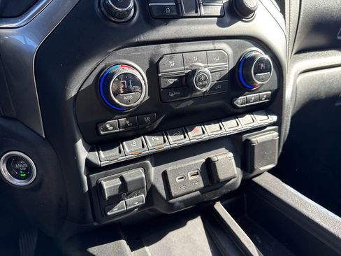 Used 2022 Chevrolet Silverado 2500 LTZ w/ LTZ Plus Package image 33