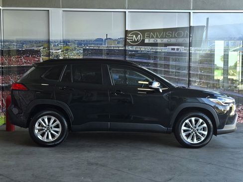 Certified 2024 Toyota Corolla Cross LE image 4