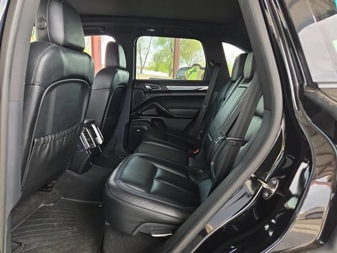 Used 2018 Porsche Cayenne Platinum Edition AWD/4WD image 11