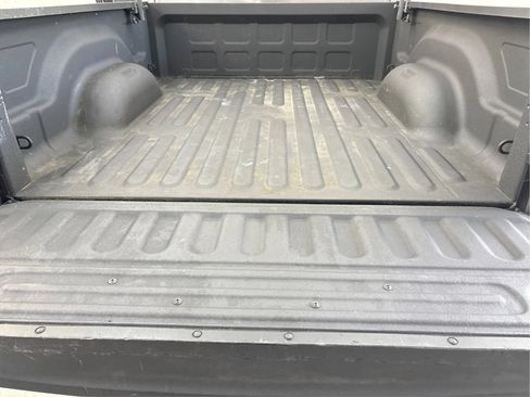 Used 2019 RAM 1500 Classic SLT w/ Luxury Group AWD/4WD image 16
