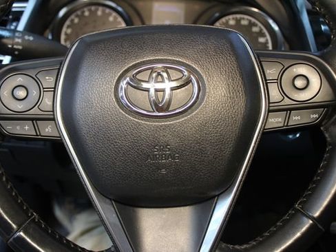 Used 2018 Toyota Camry SE FWD image 20