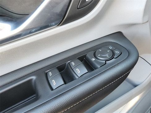 Used 2022 GMC Terrain SLE image 28