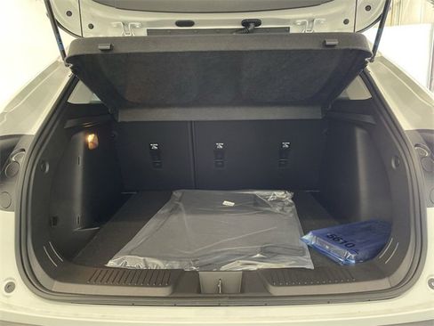 New 2025 Chevrolet Trax LT w/ Driver Confidence Package image 15