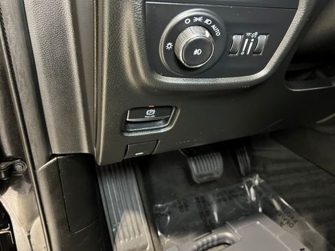 Used 2021 Jeep Grand Cherokee L Overland image 35