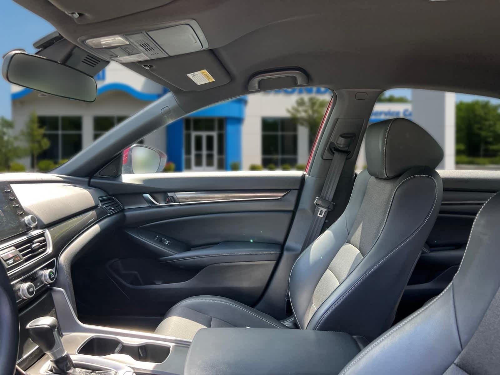 Used 2018 Honda Accord Sport image 12