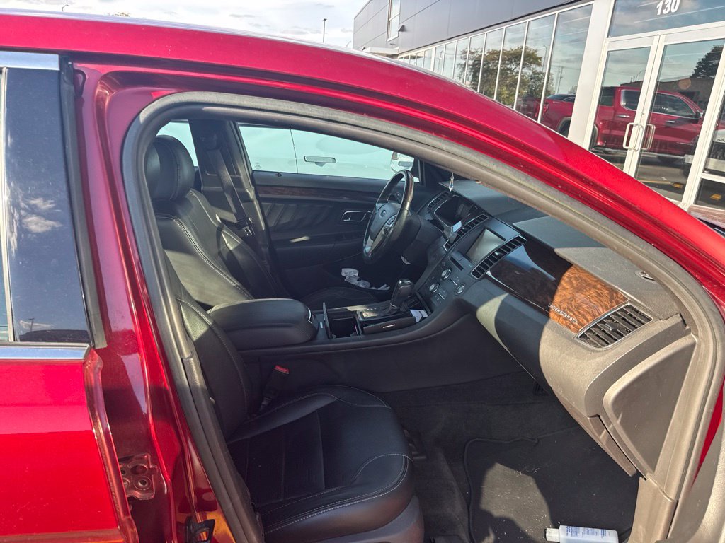 Used 2013 Ford Taurus Limited FWD image 4