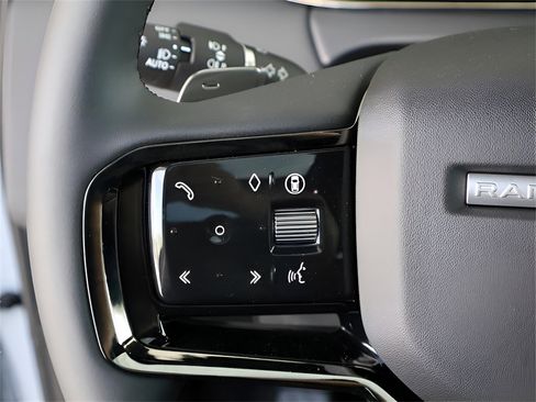 New 2026 Land Rover Range Rover Evoque Dynamic SE image 60