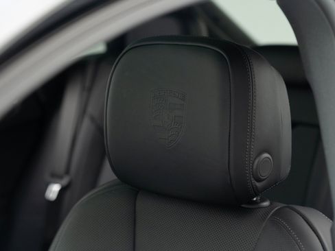 Certified 2026 Porsche Macan AWD/4WD image 18