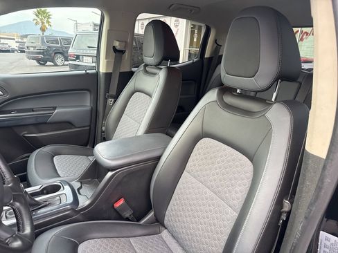 Used 2022 Chevrolet Colorado Z71 w/ Trail Boss Package image 17