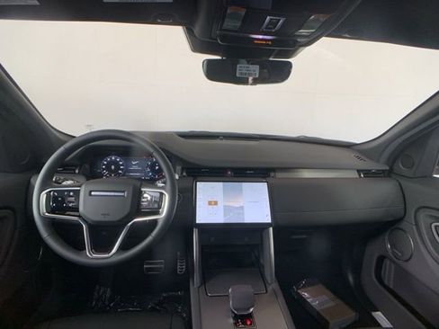 New 2025 Land Rover Discovery Sport Dynamic SE image 28