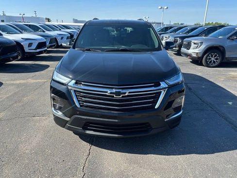 Certified 2023 Chevrolet Traverse LT FWD image 2