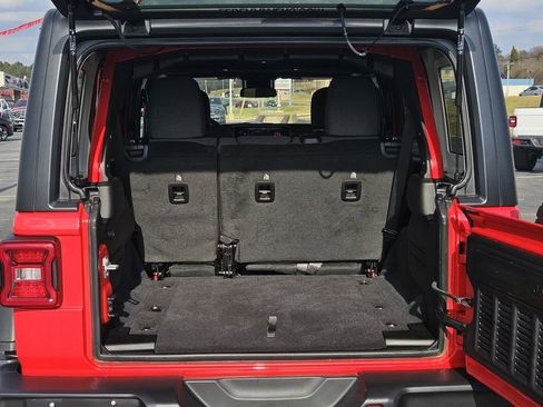 Used 2025 Jeep Wrangler Unlimited Rubicon image 8