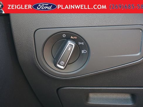 Used 2023 Volkswagen Tiguan SE AWD/4WD image 27