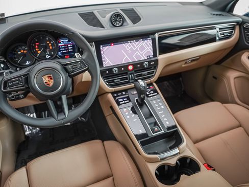 New 2026 Porsche Macan image 19