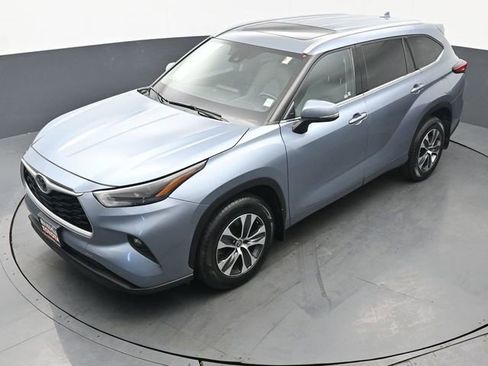 Certified 2022 Toyota Highlander XLE image 41