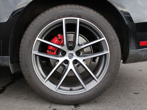 Used 2023 Porsche Macan S image 27