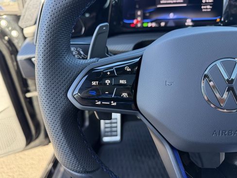 Used 2024 Volkswagen Golf R 2.0T image 18