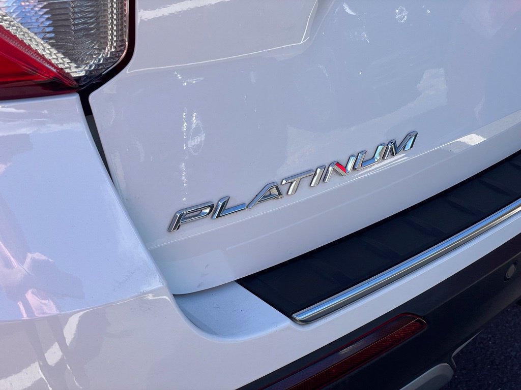 Used 2022 Ford Explorer Platinum w/ Equipment Group 601A AWD/4WD image 35