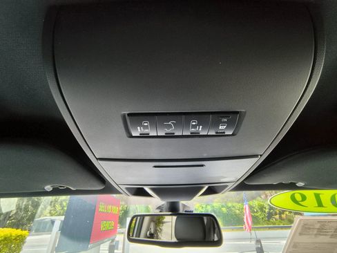 Used 2019 Dodge Grand Caravan SXT image 22