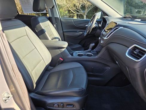 Used 2018 Chevrolet Equinox Premier image 18