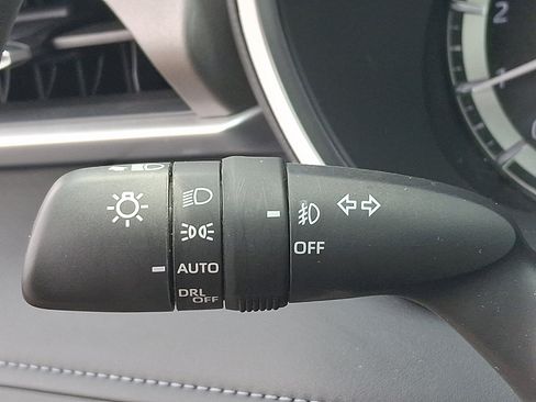 Used 2025 Toyota Highlander XLE AWD/4WD image 27