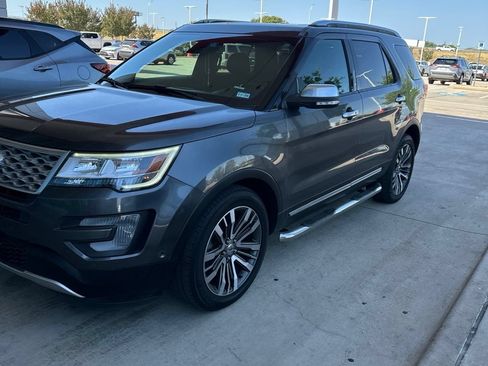 Used 2017 Ford Explorer Platinum AWD/4WD image 1