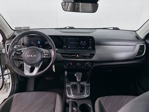 Used 2024 Kia Seltos LX AWD/4WD image 18