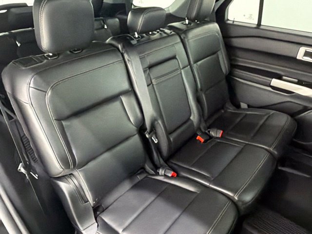 Used 2021 Ford Explorer XLT w/ Equipment Group 202A AWD/4WD image 24