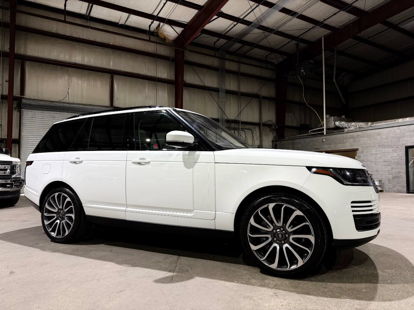 Used 2020 Land Rover Range Rover AWD/4WD image 3