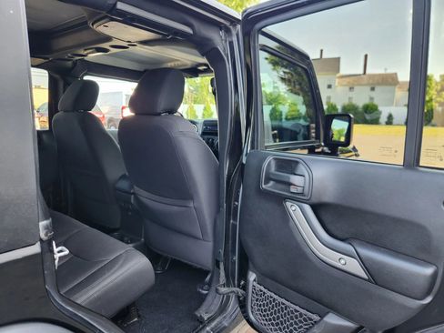 Used 2017 Jeep Wrangler Unlimited Sport w/ Quick Order Package 24S AWD/4WD image 39