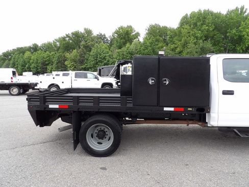 Used 2022 Ford F550 4x4 Crew Cab Super Duty w/ Power Equipment Group image 55