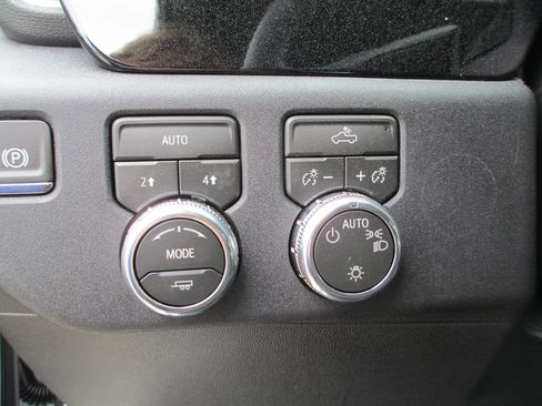 New 2026 GMC Sierra 1500 SLE w/ Max Trailering Package AWD/4WD image 16