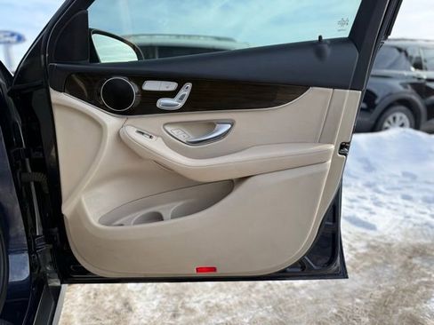 Used 2016 Mercedes-Benz GLC 300 4MATIC image 16