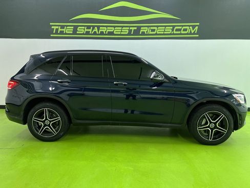 Used 2022 Mercedes-Benz GLC 300 4MATIC image 11