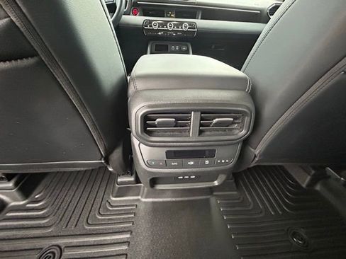 Used 2025 Honda Pilot EX-L image 24