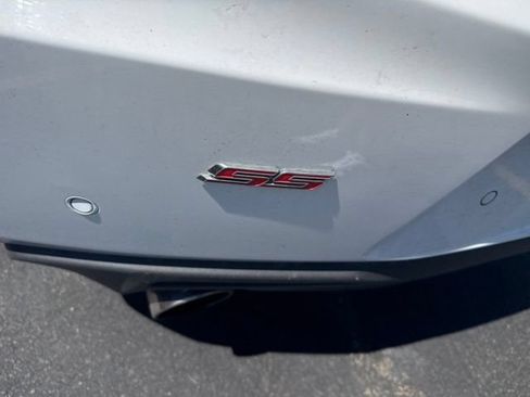 Used 2016 Chevrolet Camaro SS RWD image 4